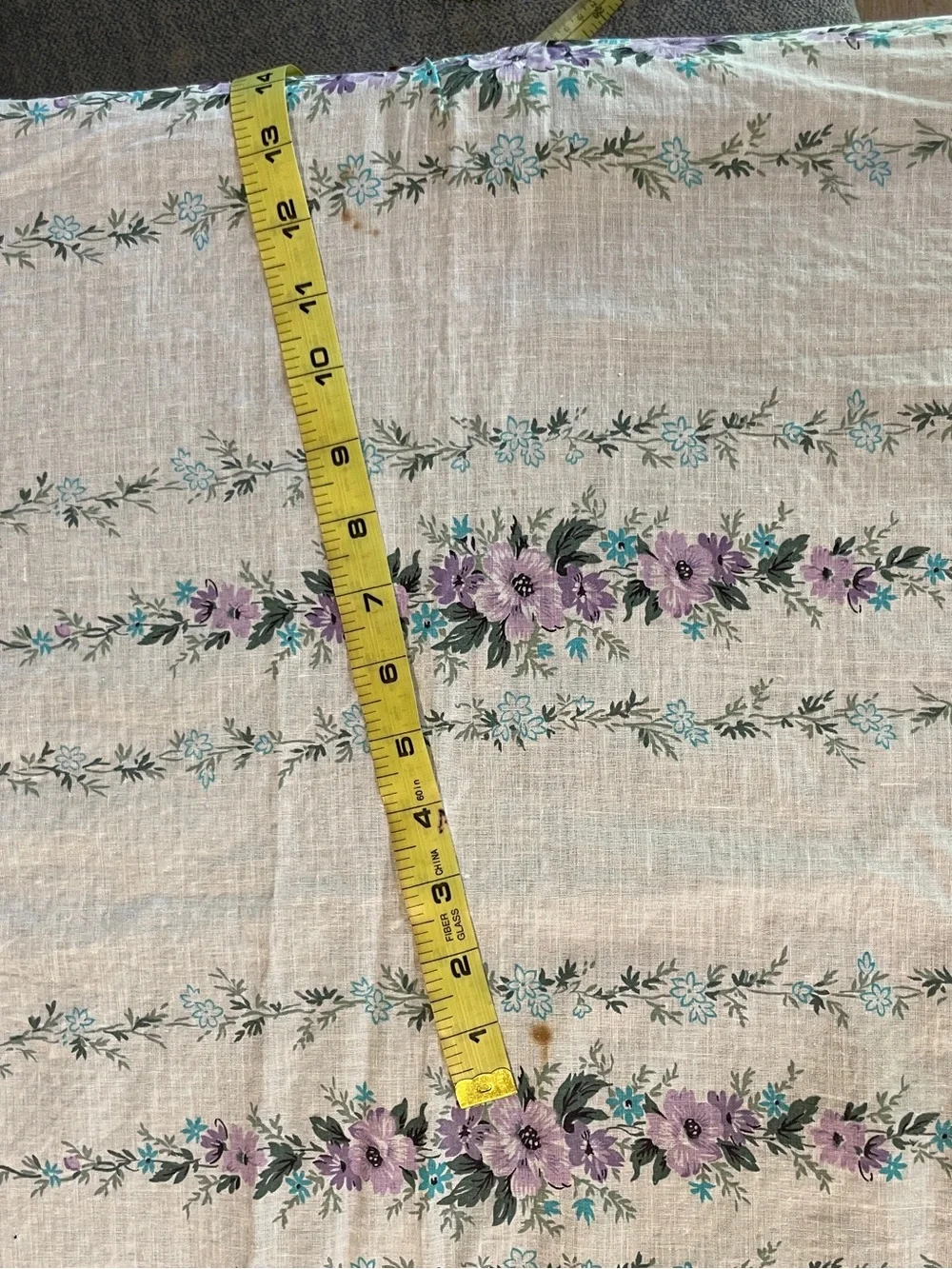 Vintage ruffled floral Bedspread in Lavender and White - 1960s